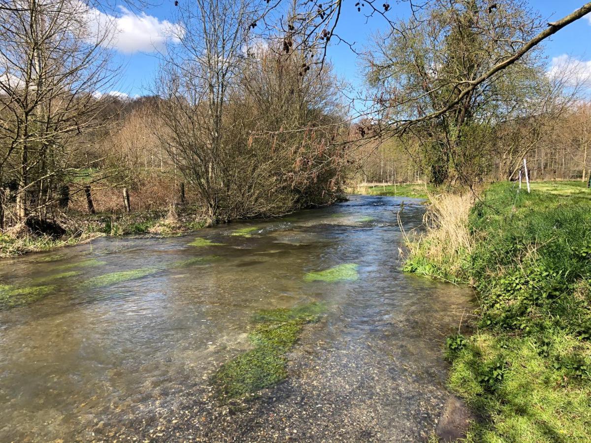 Le Gite De L Abreuvoir Bergicourt Dış mekan fotoğraf
